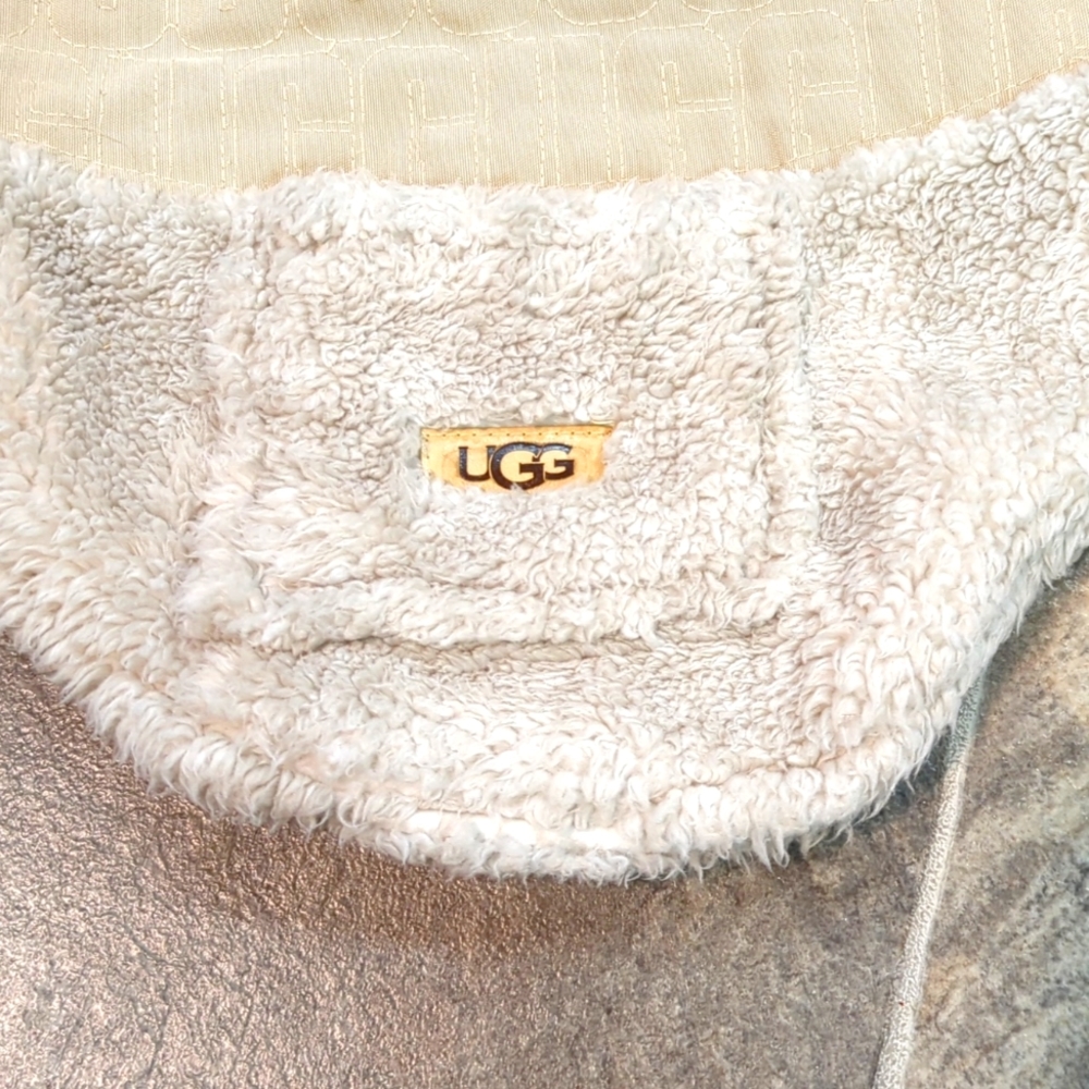 UGG sherpa dog coat size-medium